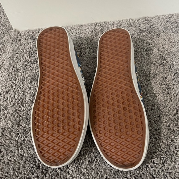 Disney Donald Duck vans size men’s 10.5 like new. Worn once. No box. - Picture 3 of 4
